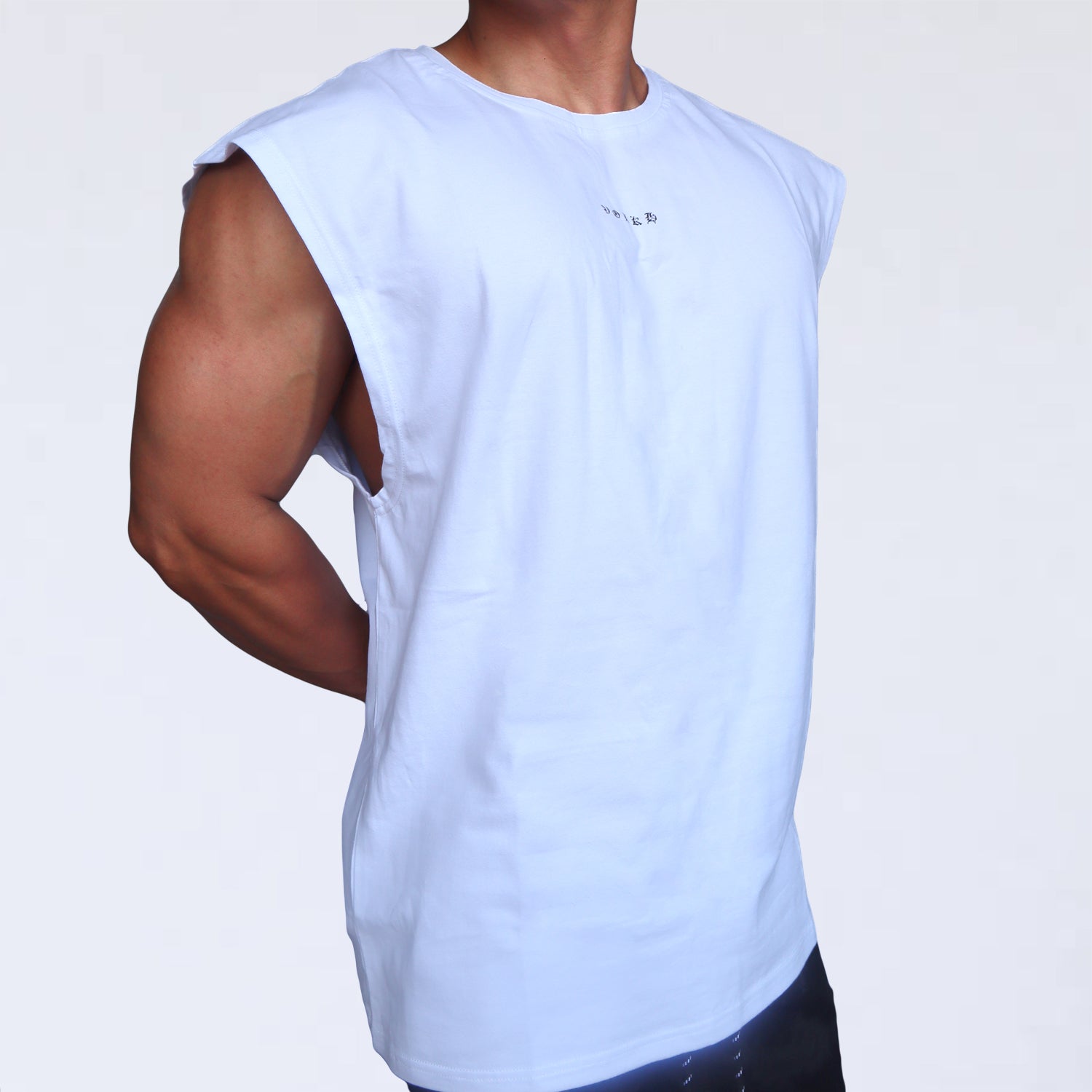 NO SLEEVE VOLKH BACK LOGO SHIRT ～WHITE～ – SINZ FIT